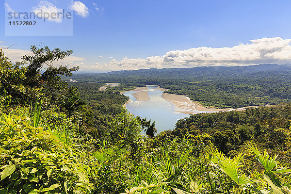 Peru  Amazonasbecken  Blick vom Mirador Atalaya auf den Rio Madre de Dios