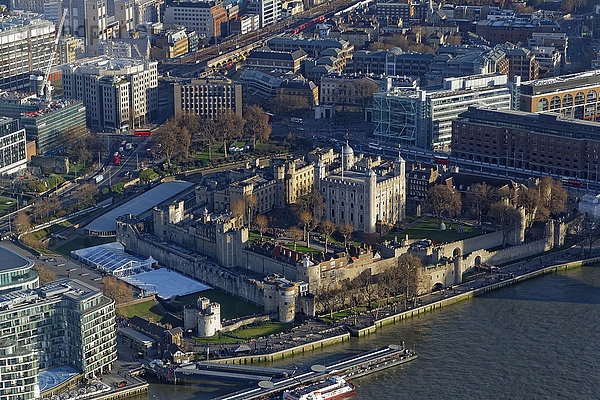 UK  London  Stadtbild mit Themse und Tower of London