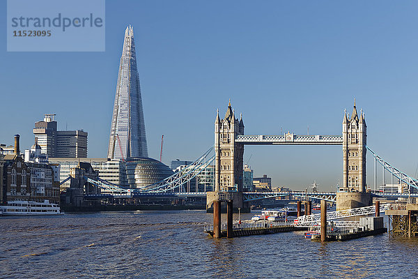 Großbritannien  London  Themse mit The Shard und Tower Bridge