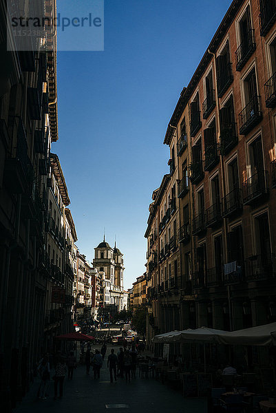 Spanien  Madrid  Straße De Toledo  mit der Kirche San Isidro im Hintergrund