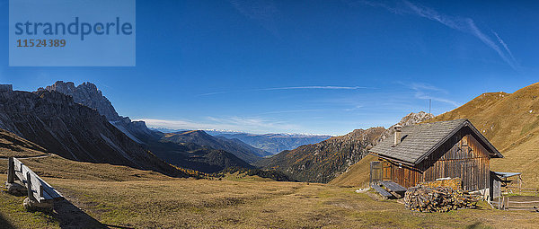 Italien  Südtirol  Funes-Tal  Odle-Gruppe im Herbst