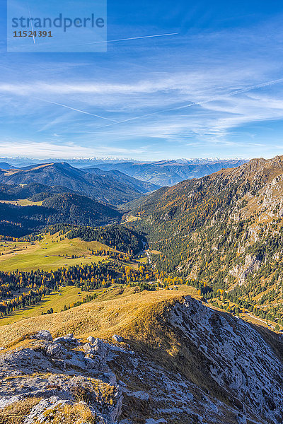 Italien  Südtirol  Funes-Tal  Odle-Gruppe im Herbst