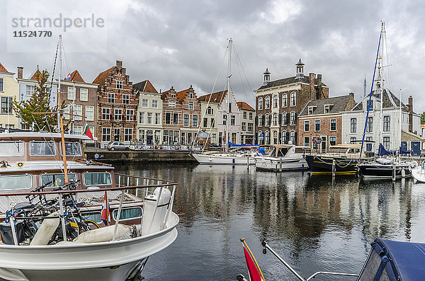 Niederlande  Goes  Blick auf Hafen und Stadt