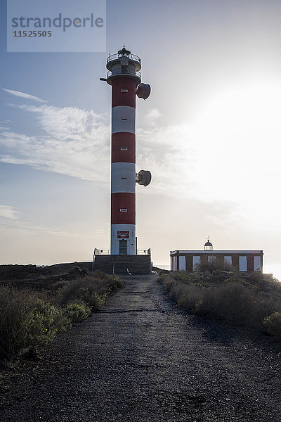 Spanien  Teneriffa  Punta Rasca Leuchtturm im Gegenlicht