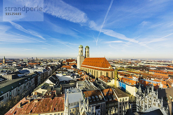 Deutschland  München  Blick auf den Dom der Muttergottes von oben