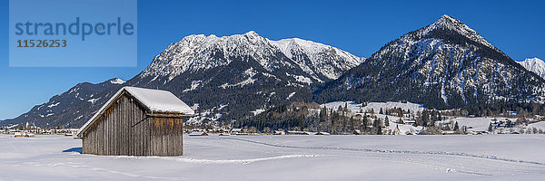 Deutschland  Oberstdorf  Lorettowiesen  Berglandschaft im Winter