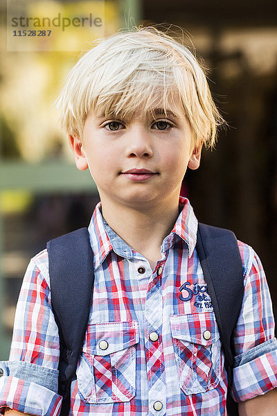 Porträt eines blonden Jungen