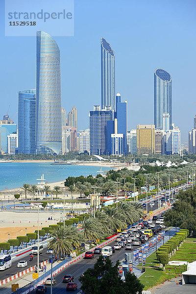 Vereinigte Arabische Emirate  Abu Dhabi Skyline
