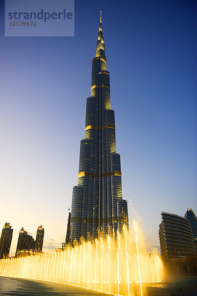 Vereinigte Arabische Emirate  Dubai  der Burj Khalifa Tower