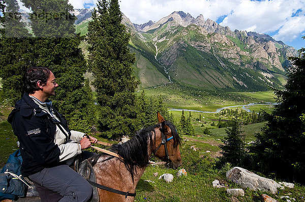 Kirgisistan  Issyk Kul Provinz (Ysyk-Kol)  Juuku Tal  die Entdeckerin Ella Maillart wnet durch dieses Tal während ihrer Reise in Zentralasien.