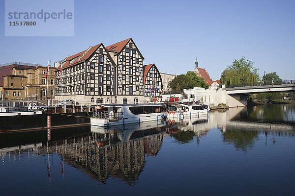 Polen  Bydgoszcz  historische Getreidespeicher am Fluss Brda