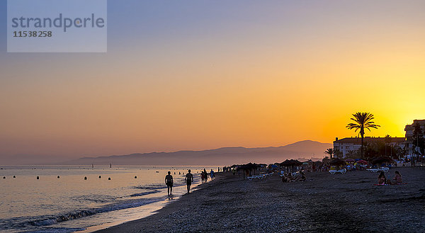 Spanien  Strand an der Costa del Sol