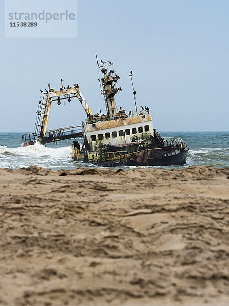 Namibia  Dorob Nationalpark  Henties Bay  Schiffswrack der gestrandeten Zeila
