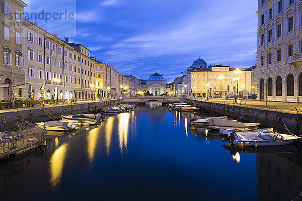 Italien  Triest  Canal Grande am Abend