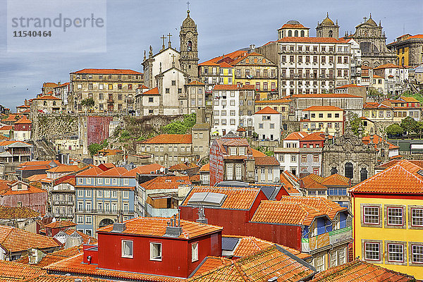 Portugal  Porto  Stadtansicht mit Clerigos Kirche