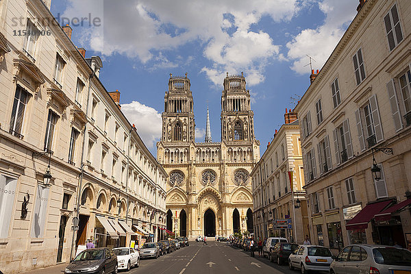 Frankreich  Orleans  Blick auf die Kathedrale von Orleans