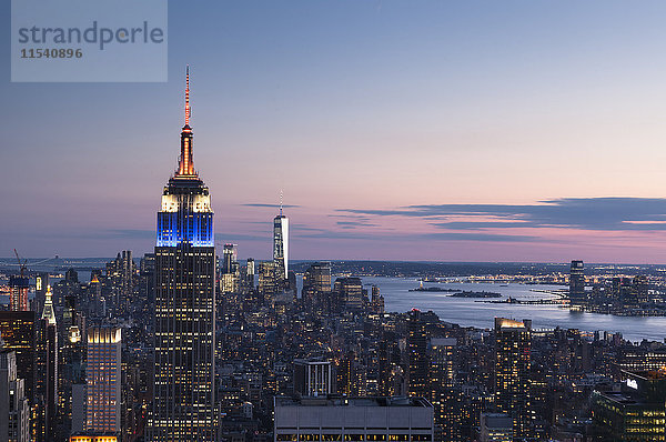 USA  New York  Manhattan  Empire State Building am Abend