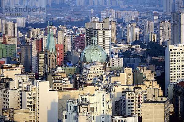 Brasilien  Sao Paulo  Stadtteil  Republik  Stadtansicht mit Kathedrale
