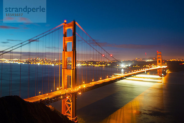 USA  Kalifornien  San Francisco  Golden Gate Bridge bei Nacht