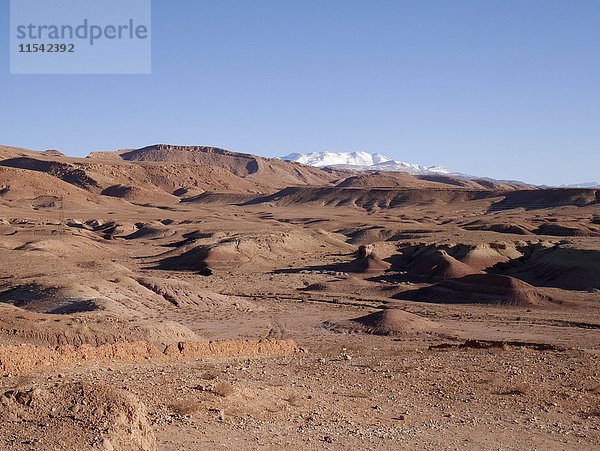 Marokko  Ait Benhaddou in der Wüste