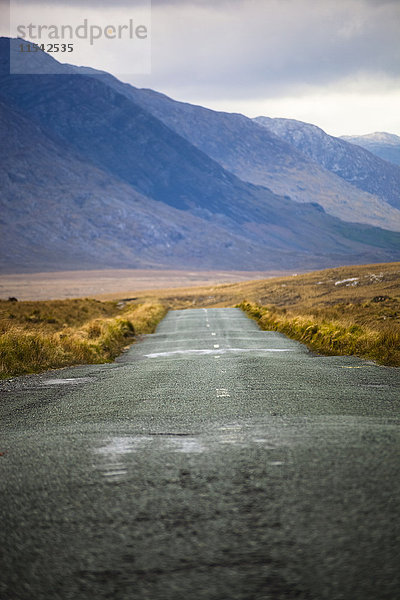 Irland  Landstraße in Connemara