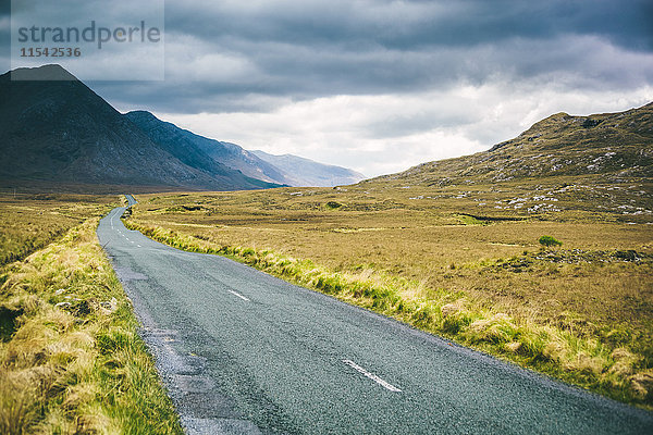 Irland  Landstraße in Connemara