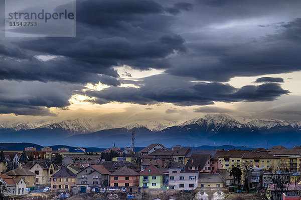 Rumänien  Siebenbürgen  Blick über Sibiu zum Fagarasgebirge