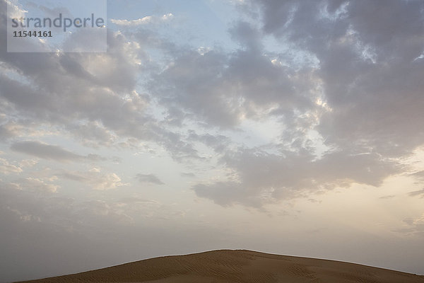 UAE  Rub' al Khali  Himmel über der Wüste
