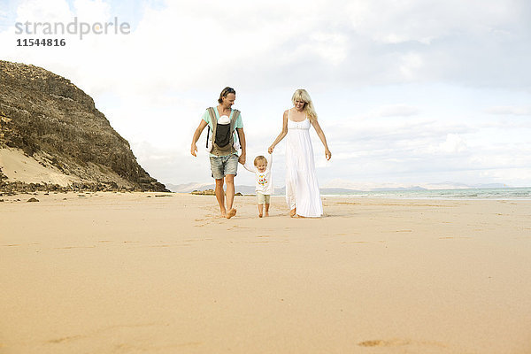 Spanien  Fuerteventura  Jandia  Familienwandern am Strand