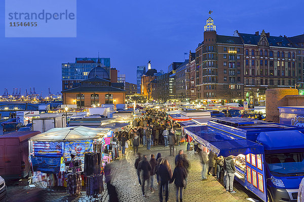 Deutschland  Hamburg  Elbe  Fischmarkt am Morgen