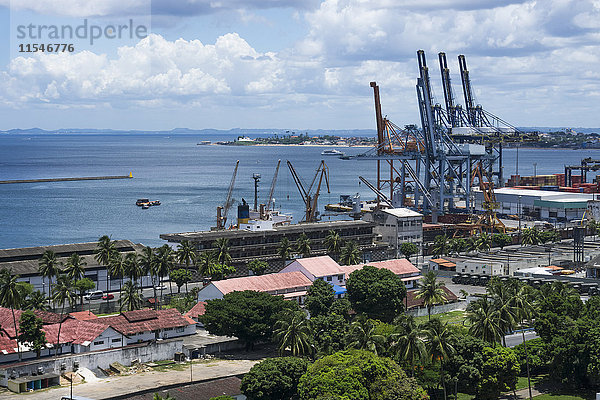 Brasilien  Salvador de Bahia  Blick auf den Hafen