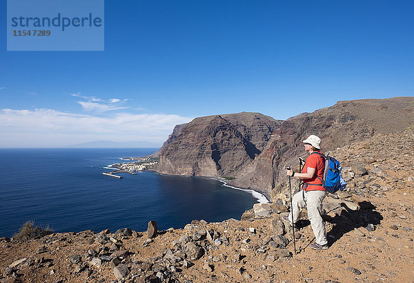 Spanien  Kanarische Inseln  La Gomera  Valle Gran Rey  Lomo Gerian  Wandererin