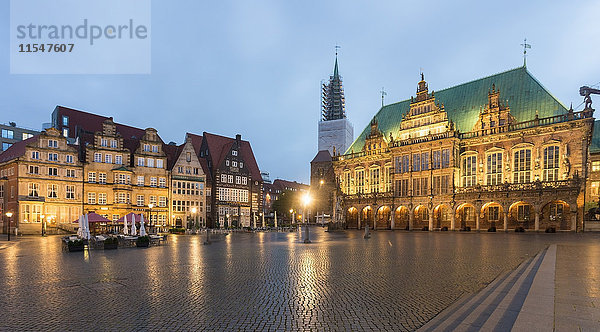 Deutschland  Bremen  Bremer Rathaus am Marktplatz am Abend