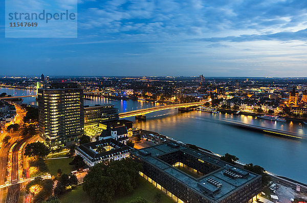 Deutschland  Köln  Blick auf das Stadtbild von oben
