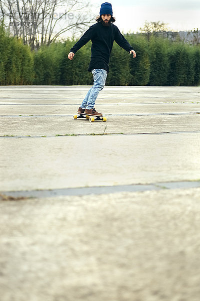 Junger Skateboarder