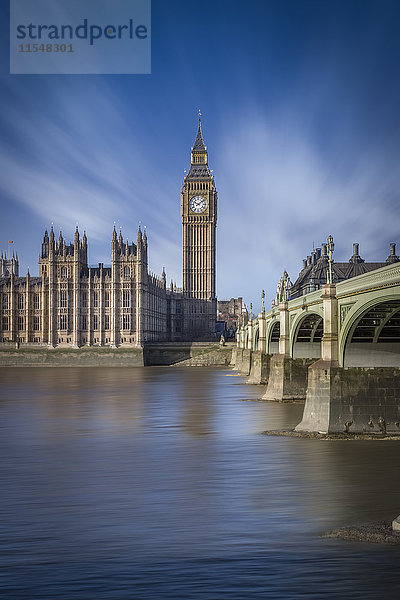 UK  London  Blick auf Big Ben  Westminster Bridge und Palace of Westminster