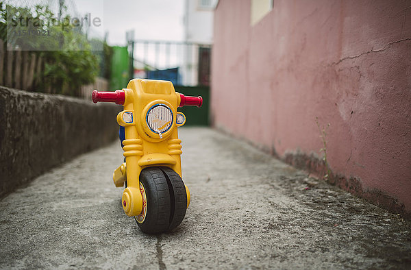 Gelbes Spielzeug-Motorrad