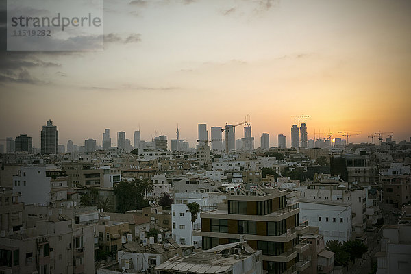Israel  Tel Aviv  Stadtbild bei Sonnenuntergang