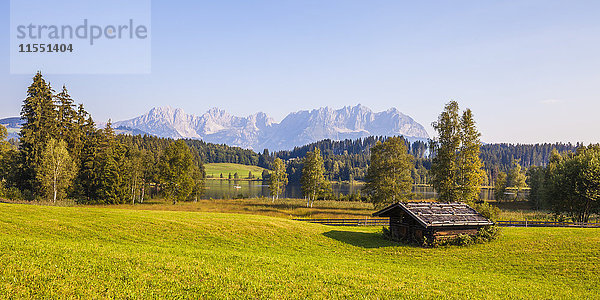 Österreich  Tirol  Kitzbühel  Schwarzsee  Hütte und Wilder Kaiser