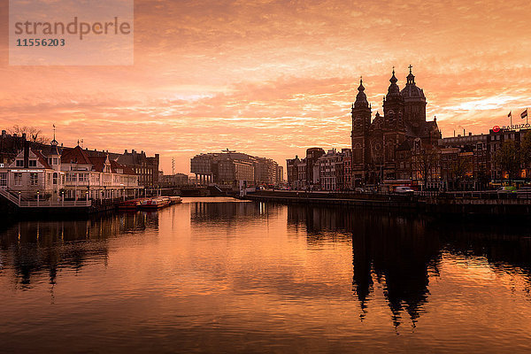 Sonnenaufgang  Amsterdam  Niederlande  Europa