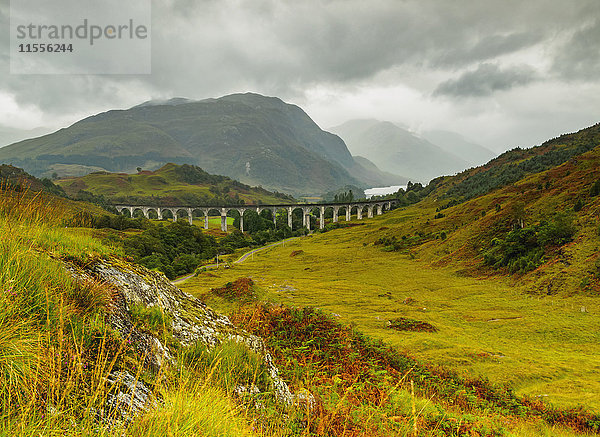 Ansicht des Glenfinnan-Viadukts  Highlands  Schottland  Vereinigtes Königreich  Europa