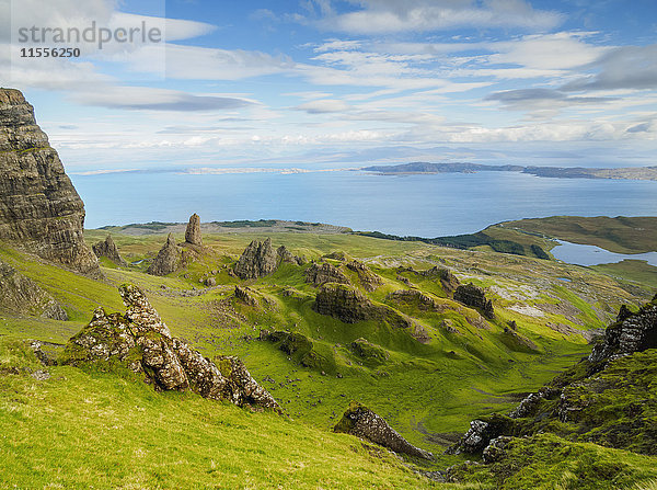 Blick auf den Old Man of Storr  Isle of Skye  Innere Hebriden  Schottland  Vereinigtes Königreich  Europa