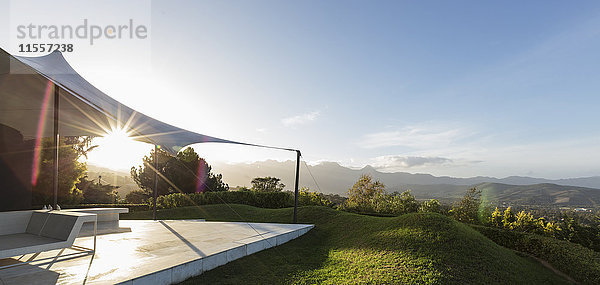 Ruhige  sonnige Luxus-Terrasse mit Aussicht