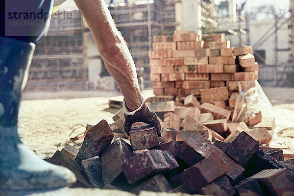 Bauarbeiter Maurerarbeiten auf der Baustelle