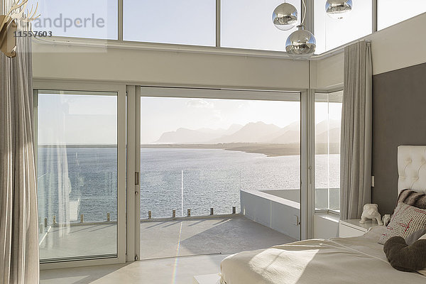 Sonniges  ruhiges  modernes Luxusdomizil - Schlafzimmer mit Meerblick