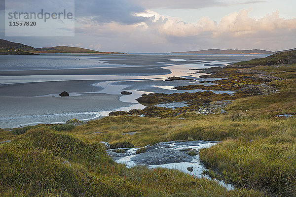 Ruhige Szene Strand und Meer  Luskentyre  Harris  Äußere Hebriden