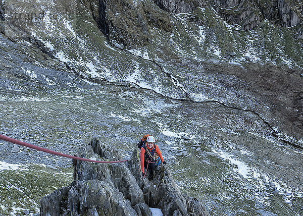 UK  Nordwales  Snowdonia  Ogwen  Cneifion Rib  Bergsteiger