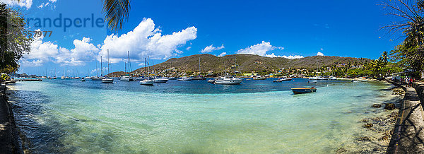 Karibik  St. Vincent und die Grenadinen  Bequia  Bucht von Port Elisabeth mit Segelschiffen