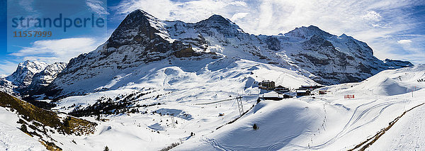 Schweiz  Kanton Bern  Grindelwald  Kleine Scheidegg  Bergstation und Eigernordwand