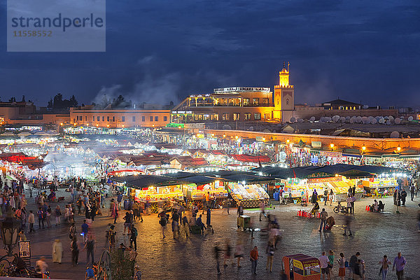 Marokko  Marrakesch  Djemaa el Fna bei Nacht